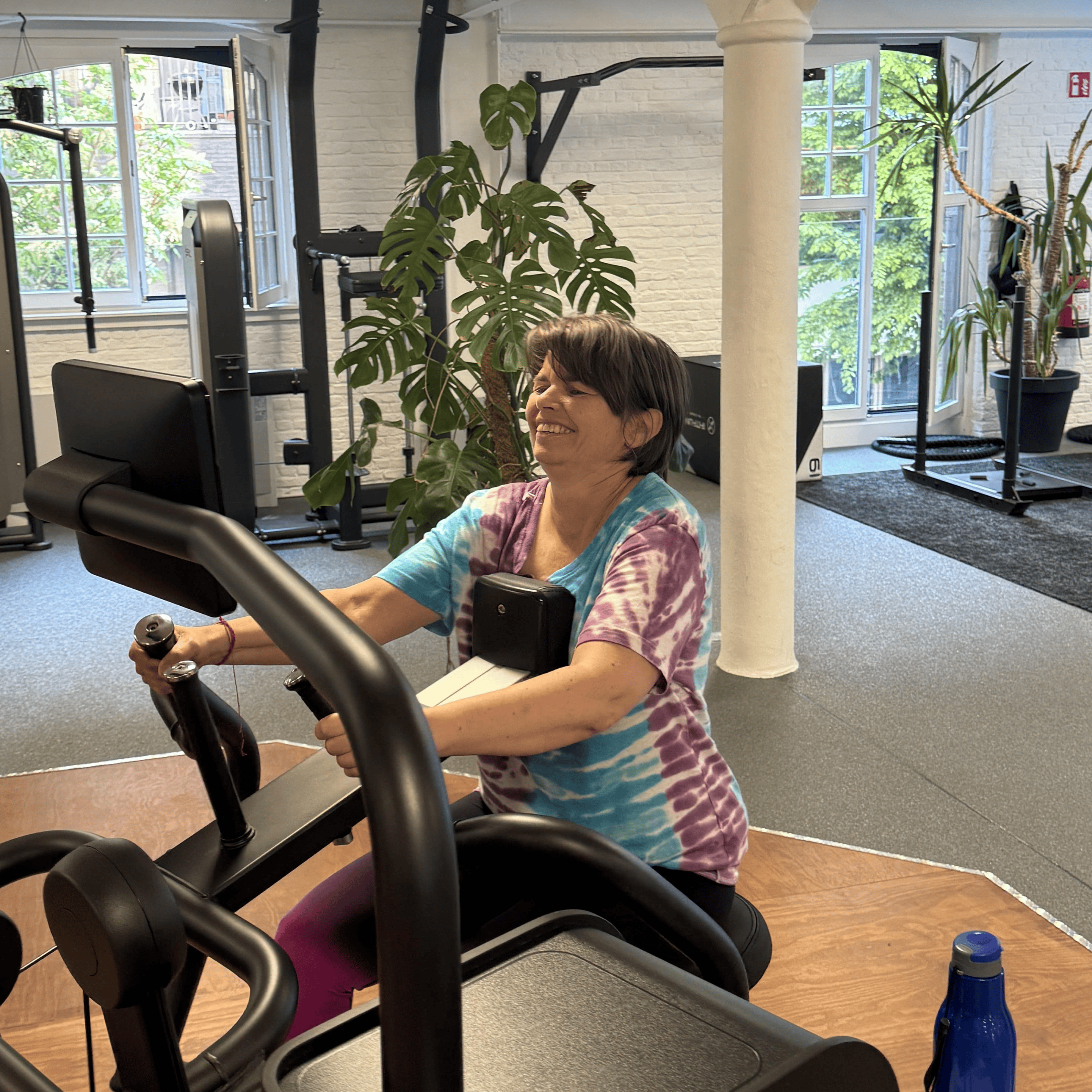 afbeelding van een vrouw in een sportschool